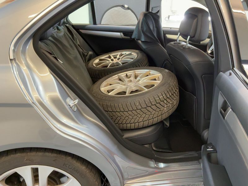 Mercedes-Benz C-Klasse C 200 CGI BlueEfficiency Avantgarde — zdjęcie 14