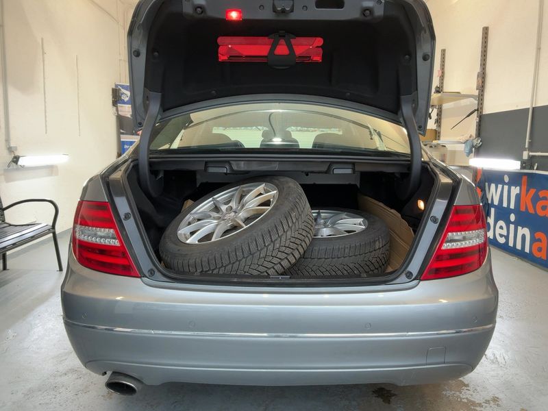 Mercedes-Benz C-Klasse C 200 CGI BlueEfficiency Avantgarde — zdjęcie 10