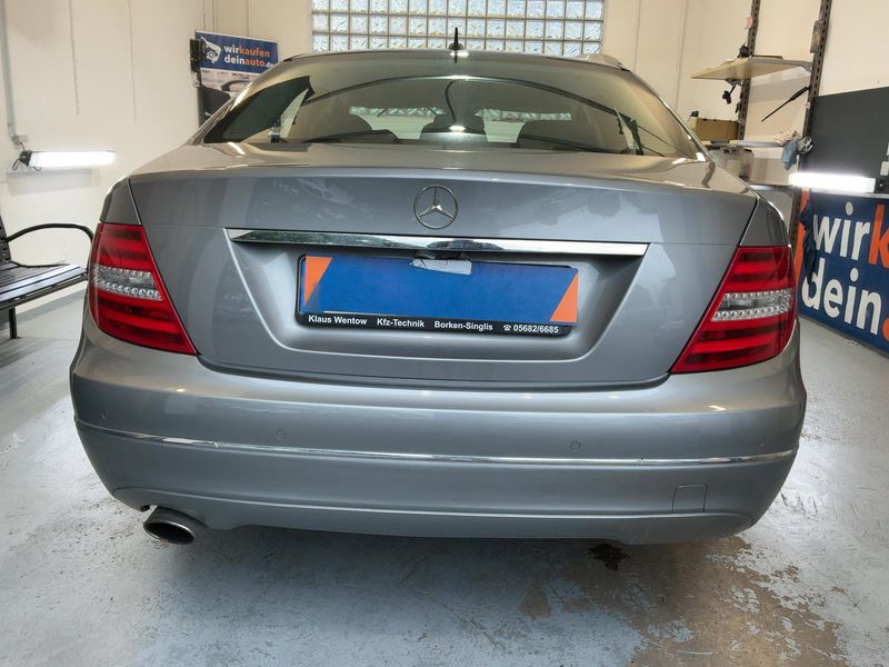 Mercedes-Benz C-Klasse C 200 CGI BlueEfficiency Avantgarde — zdjęcie 5