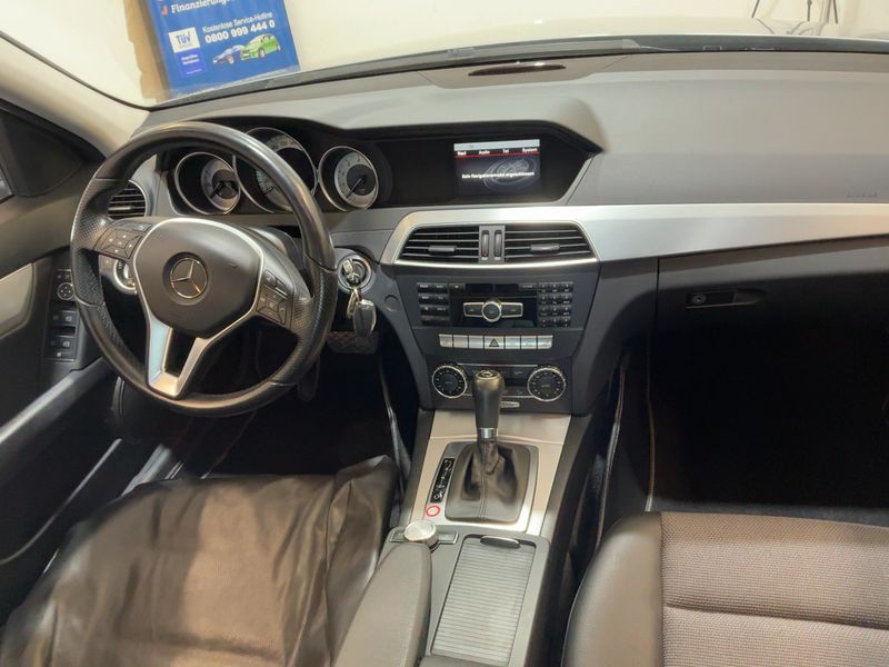 Mercedes-Benz C-Klasse C 200 CGI BlueEfficiency Avantgarde — zdjęcie 12