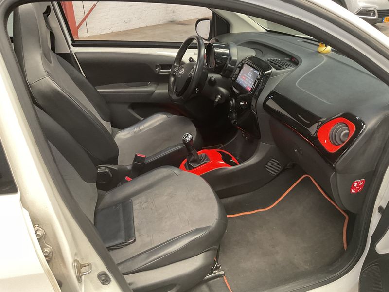 Toyota Aygo 1.0 VVT-i X-Cite — zdjęcie 11