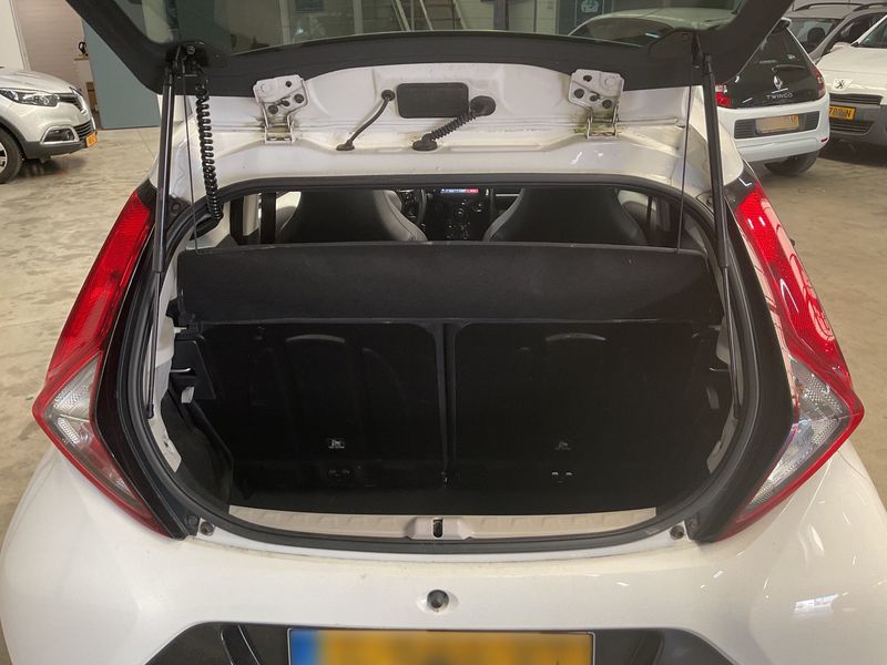 Toyota Aygo 1.0 VVT-i X-Cite — zdjęcie 10