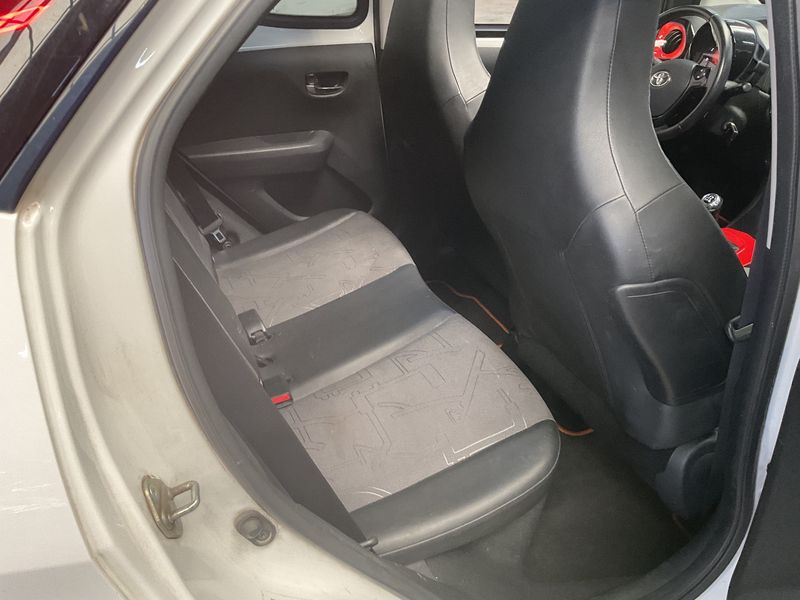 Toyota Aygo 1.0 VVT-i X-Cite — zdjęcie 14
