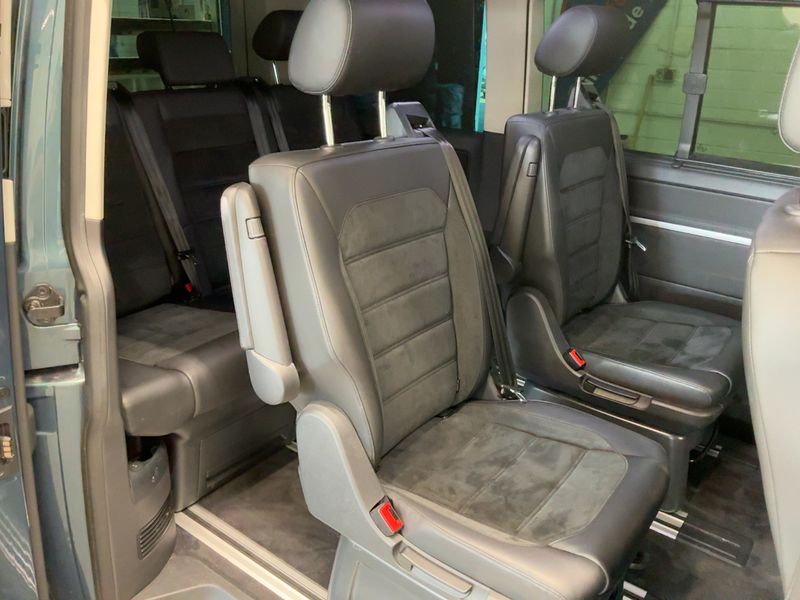 Volkswagen T6 Multivan 2.0 TDI Highline 4Motion — zdjęcie 14