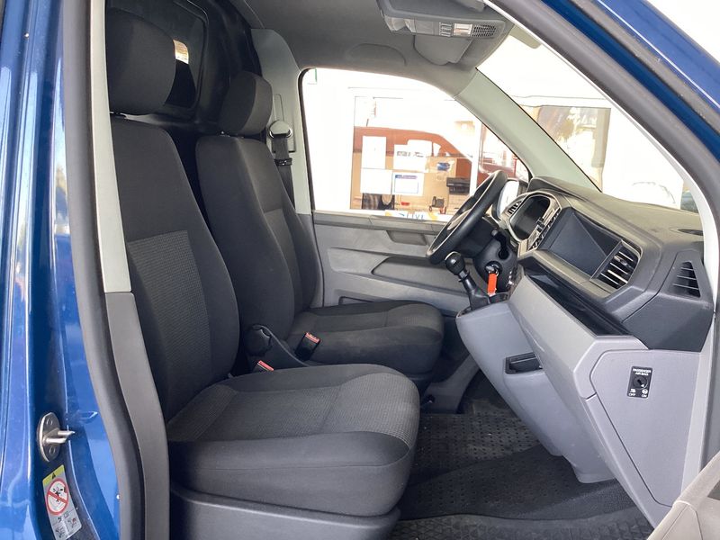 Volkswagen T6 Transporter 2.0 TDI Kasten FWD — zdjęcie 12