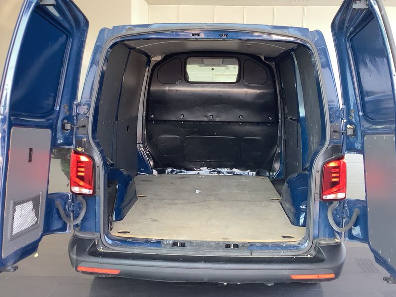 Volkswagen T6 Transporter 2.0 TDI Kasten FWD — zdjęcie 10
