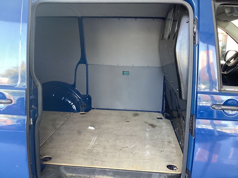 Volkswagen T6 Transporter 2.0 TDI Kasten FWD — zdjęcie 14