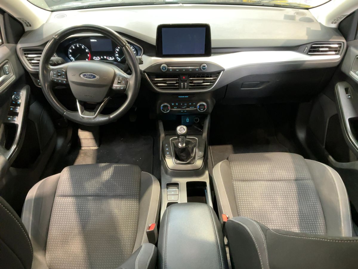 Ford Focus 2020 — photo 18