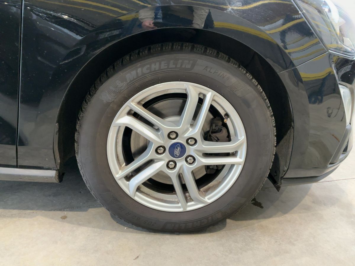 Ford Focus 2020 — photo 12