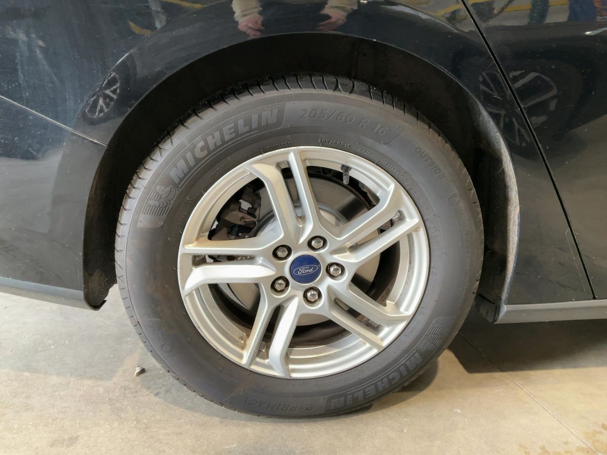 Ford Focus 2020 — photo 10