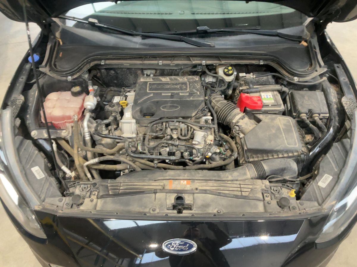 Ford Focus 2020 — photo 36