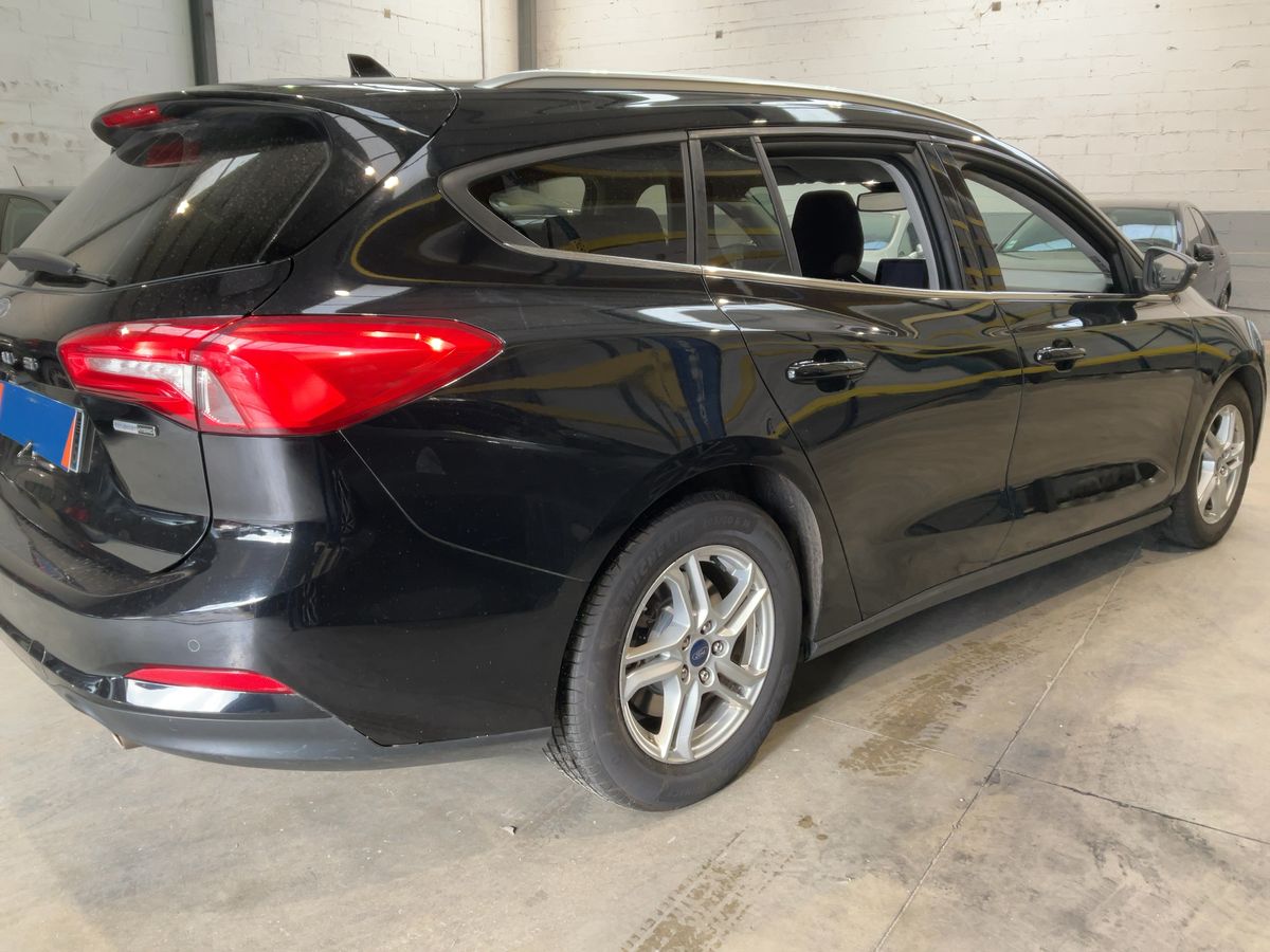 Ford Focus 2020 — photo 9