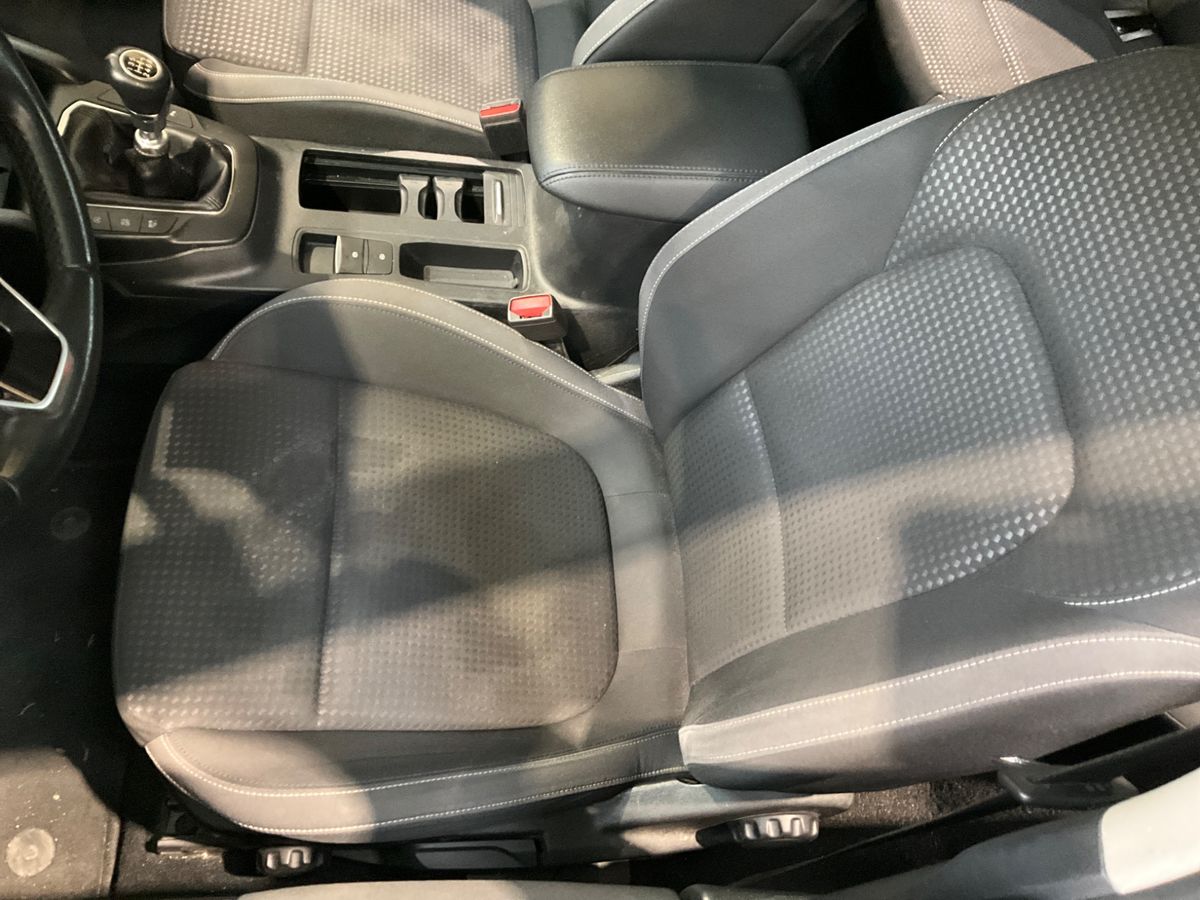 Ford Focus 2020 — photo 37