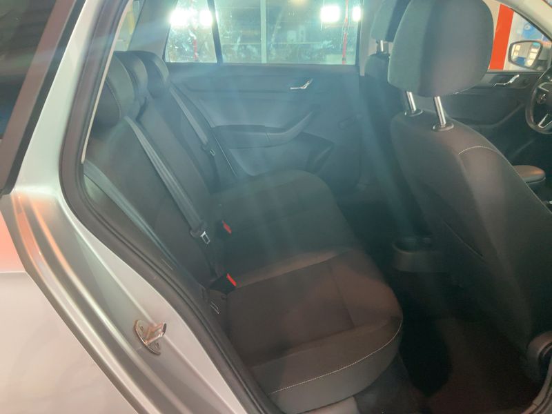 Skoda Rapid Spaceback 1.2 TSI Ambition — zdjęcie 14