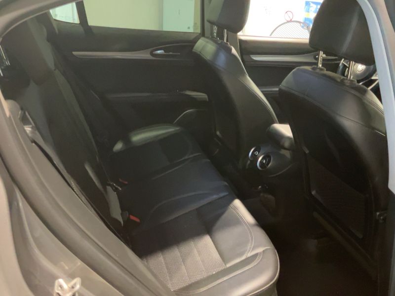 Alfa Romeo Stelvio 2.2 JTDM Executive Q4 — zdjęcie 14