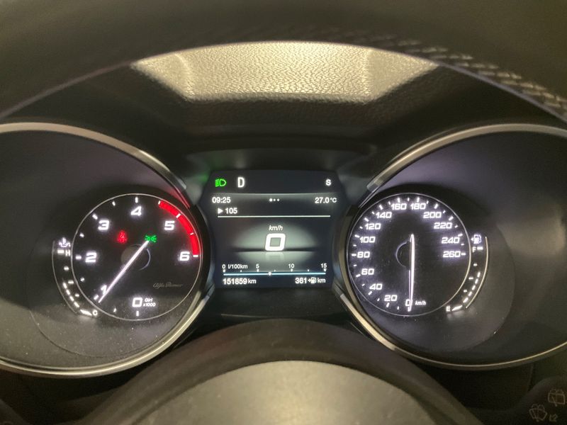 Alfa Romeo Stelvio 2.2 JTDM Executive Q4 — zdjęcie 13