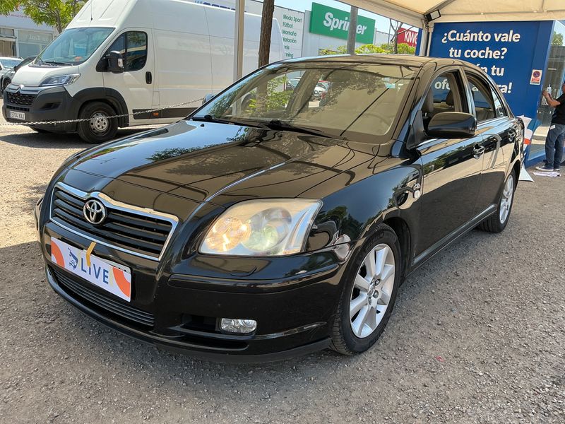 Toyota Avensis 2.0 D-4D Executive Liftback 2004 – снимка 1