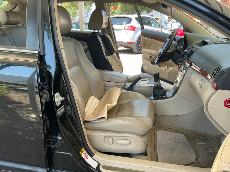 Toyota Avensis 2.0 D-4D Executive Liftback 2004 – снимка 3