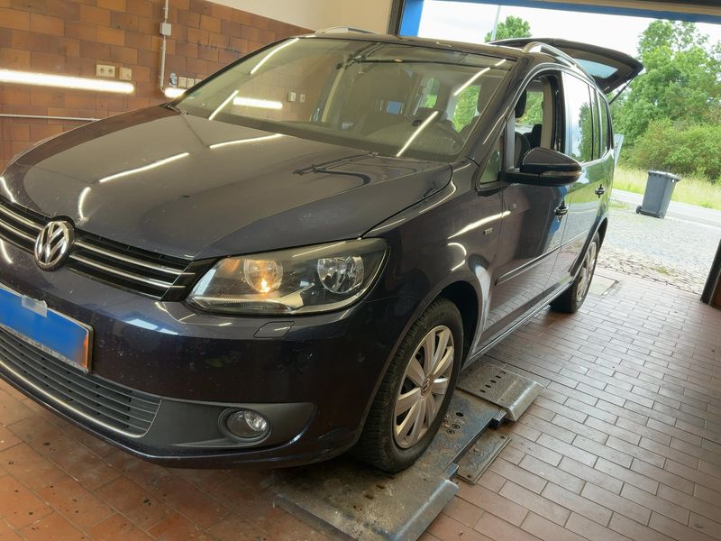 Volkswagen Touran 2.0 TDI Life BlueMotion Tech 2013 – снимка 1