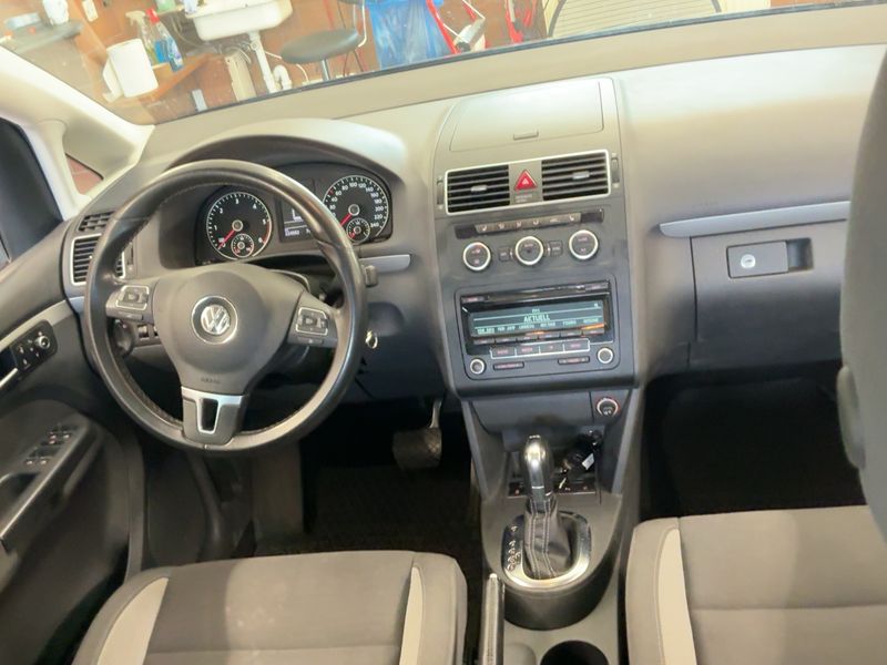 Volkswagen Touran 2.0 TDI Life BlueMotion Tech 2013 – снимка 18