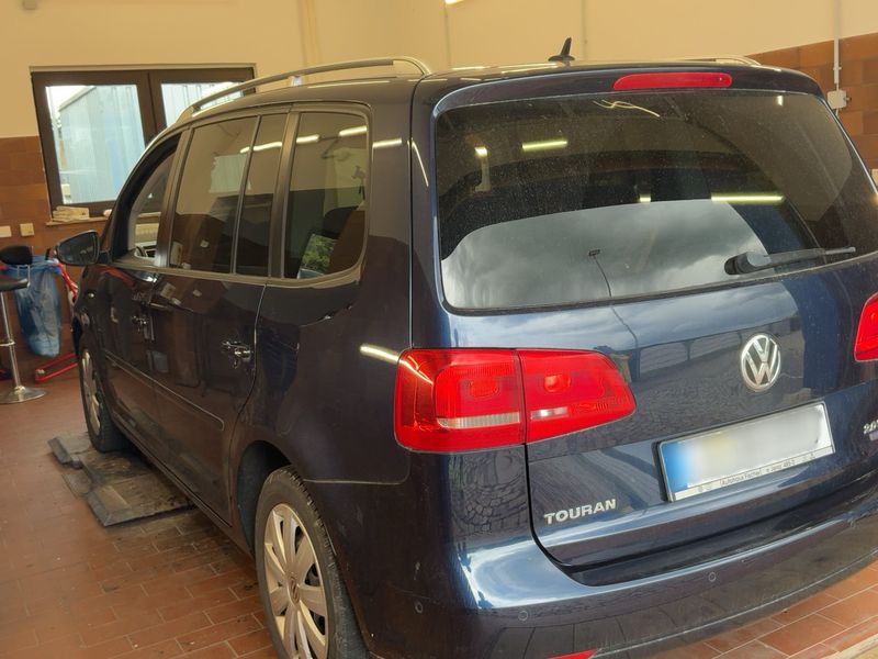 Volkswagen Touran 2.0 TDI Life BlueMotion Tech 2013 – снимка 6