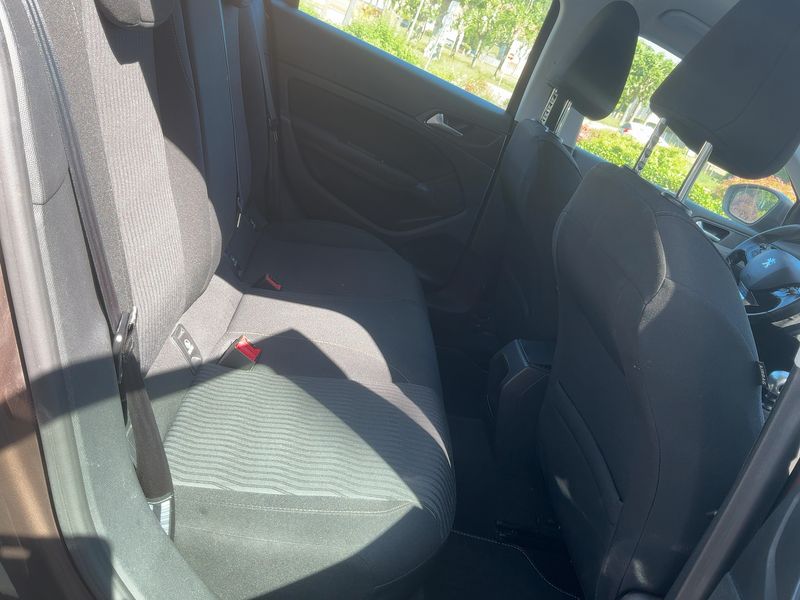 Peugeot 308 1.6 Blue-HDi Active — zdjęcie 14