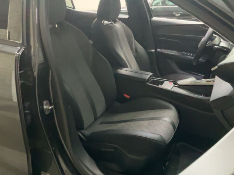 Peugeot 408 1.2 PureTech Allure Pack — zdjęcie 11