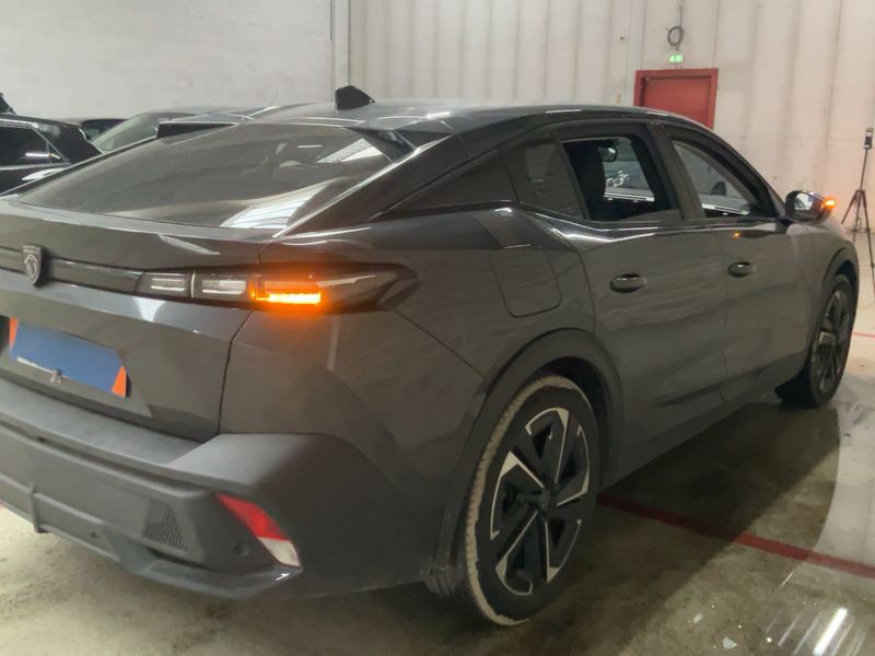 Peugeot 408 1.2 PureTech Allure Pack — zdjęcie 6