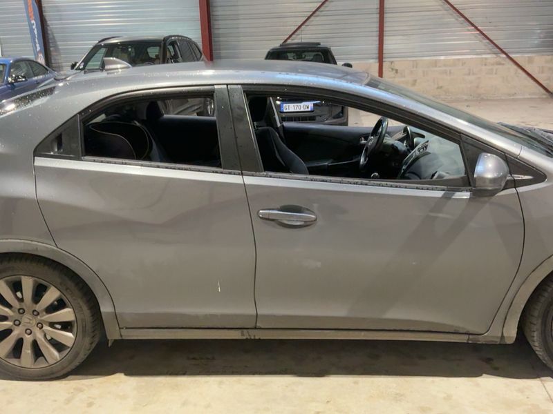 Honda Civic 2.2 DTEC I-DTEC Executive Navi — zdjęcie 7