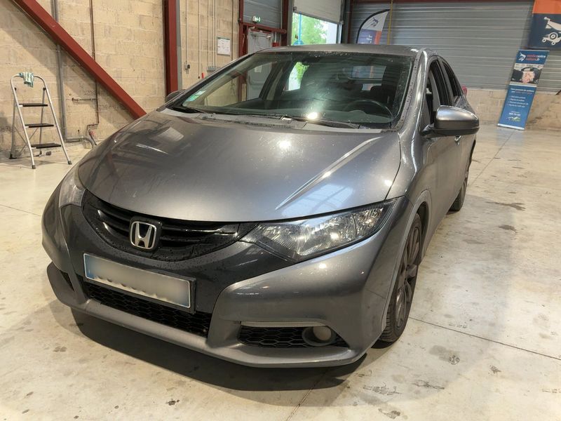 Honda Civic 2.2 DTEC I-DTEC Executive Navi — zdjęcie 1
