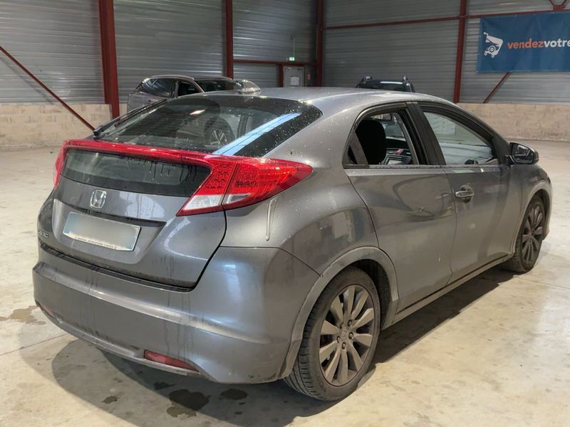 Honda Civic 2.2 DTEC I-DTEC Executive Navi — zdjęcie 6