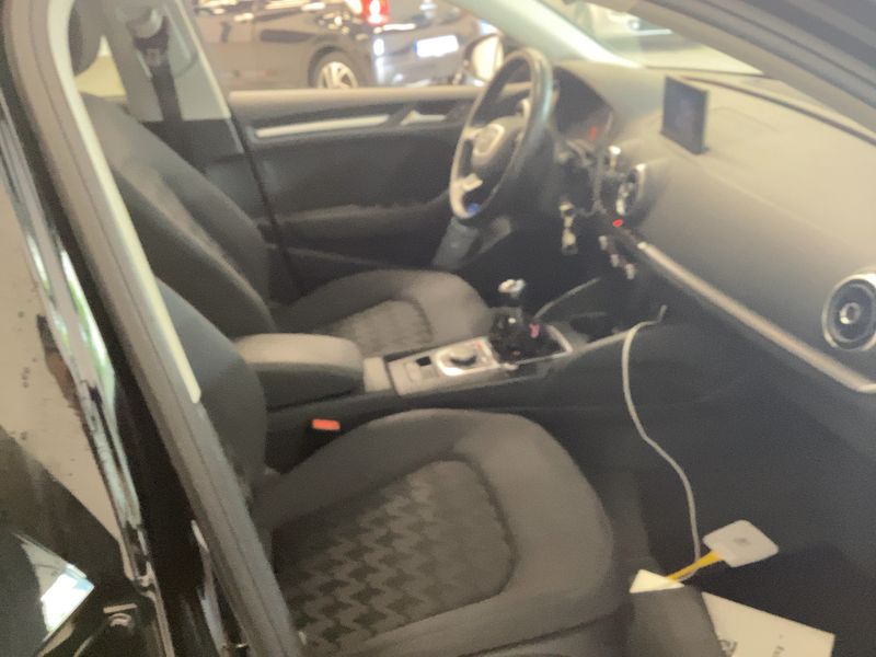 Audi A3 Limousine 1.6 TDI Attraction — zdjęcie 11