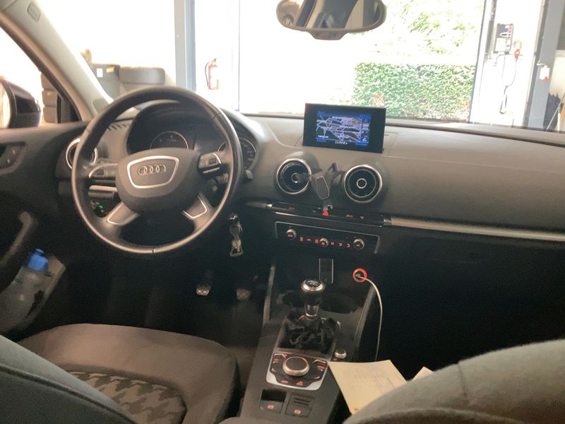 Audi A3 Limousine 1.6 TDI Attraction — zdjęcie 12