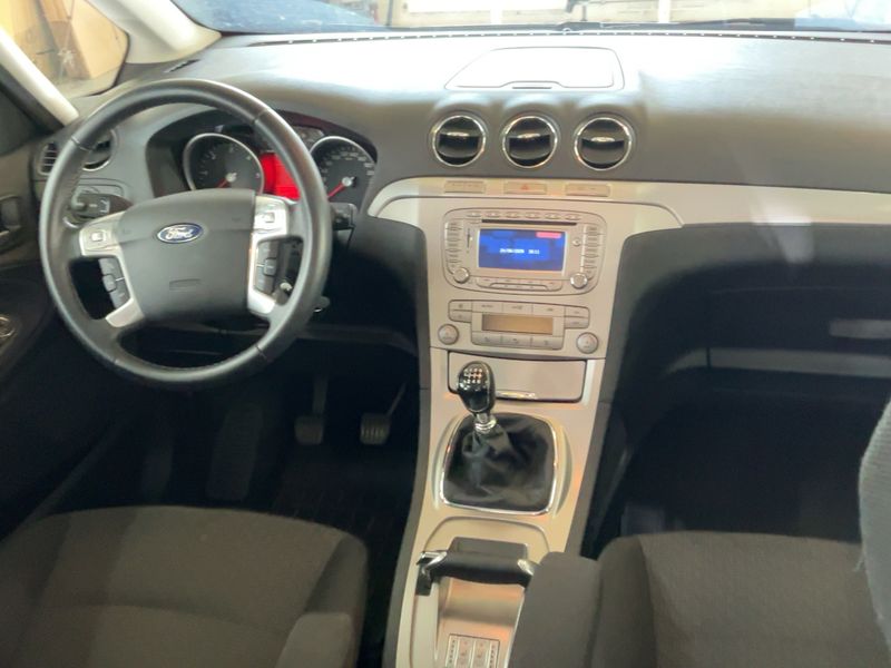 Ford Galaxy 2.0 TDCi Trend — zdjęcie 12