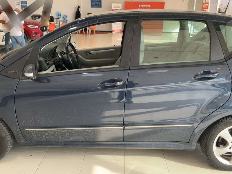 Mercedes-Benz A-Klasse A 180 CDI Avantgarde — zdjęcie 4