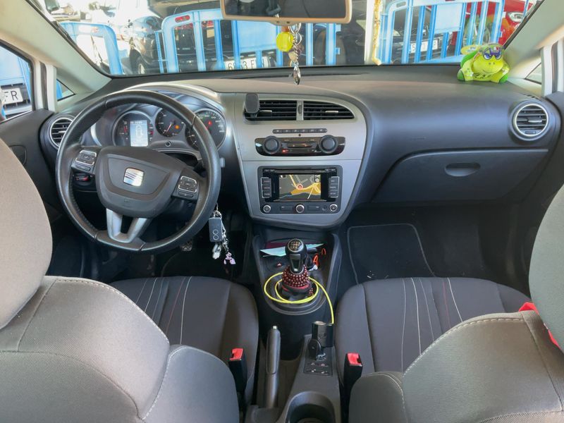 Seat Leon 1.6 TDI Style Copa — zdjęcie 12