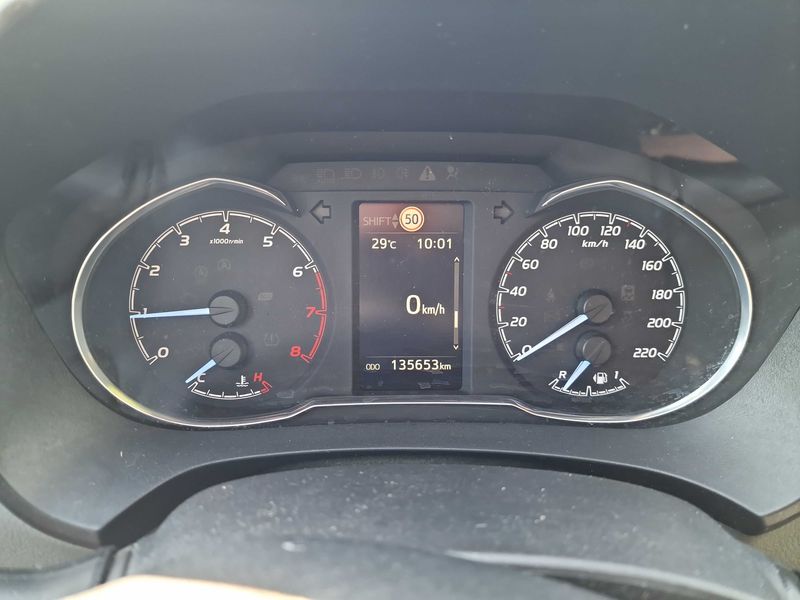 Toyota Yaris 1.0 VVT-i Comfort — zdjęcie 12