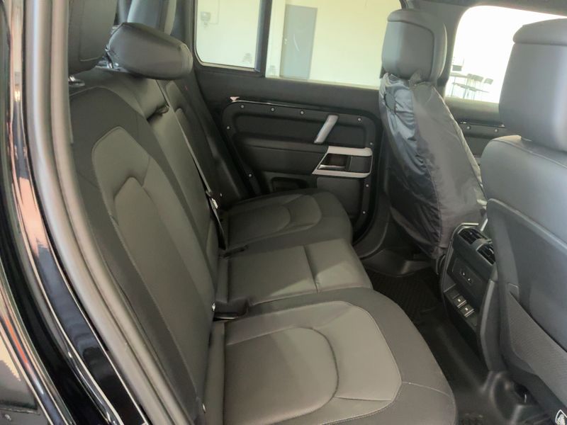 Land Rover Defender D300 Mild-Hybrid 110 HSE X-Dynamic — zdjęcie 14