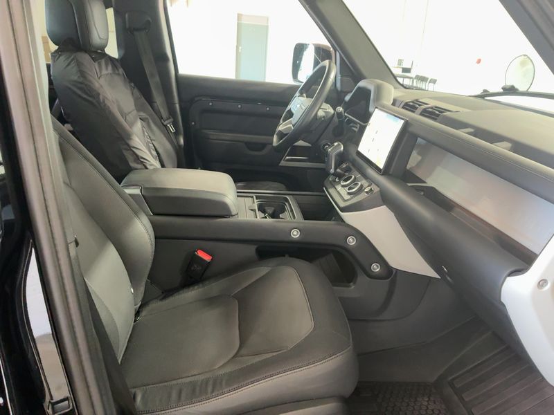 Land Rover Defender D300 Mild-Hybrid 110 HSE X-Dynamic — zdjęcie 11