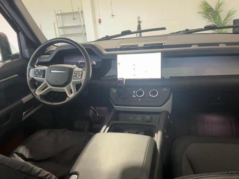 Land Rover Defender D300 Mild-Hybrid 110 HSE X-Dynamic — zdjęcie 12