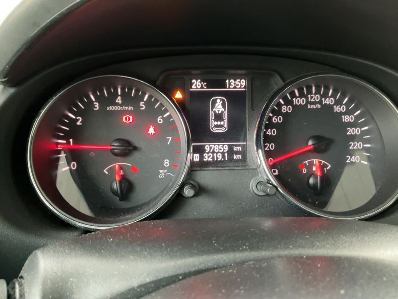 Nissan Qashqai 1.6 Acenta — zdjęcie 13