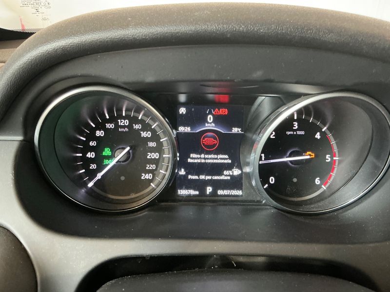 Land Rover Discovery Sport 2.0 Td4 HSE — zdjęcie 13