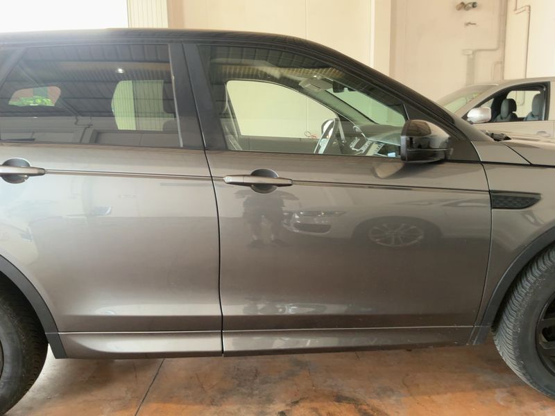 Land Rover Discovery Sport 2.0 Td4 HSE — zdjęcie 7
