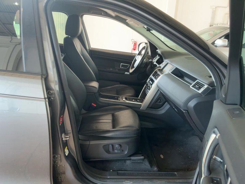 Land Rover Discovery Sport 2.0 Td4 HSE — zdjęcie 11