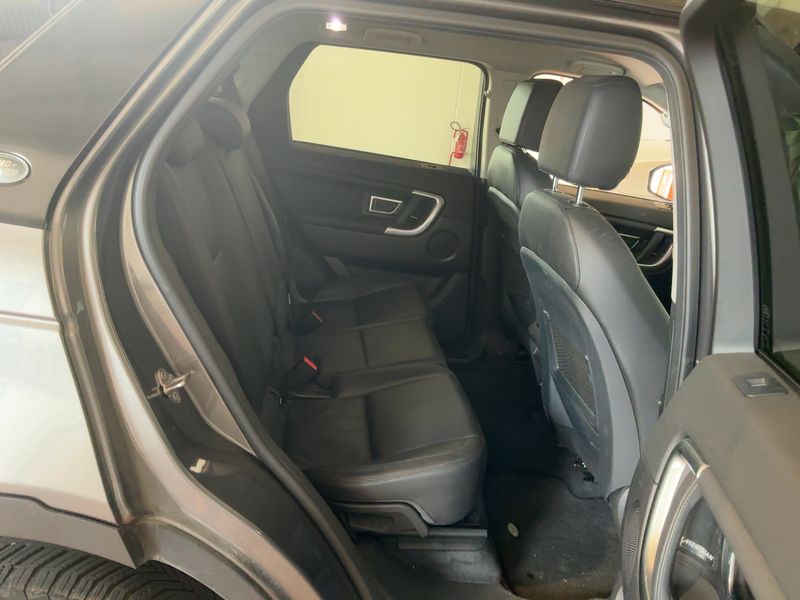 Land Rover Discovery Sport 2.0 Td4 HSE — zdjęcie 14