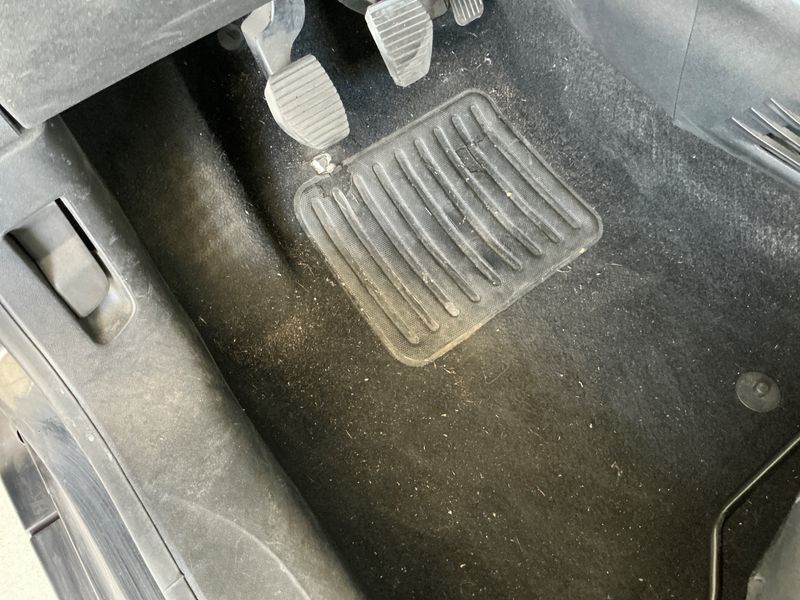 Peugeot 2008 1.2 PureTech Allure 2017 – снимка 28