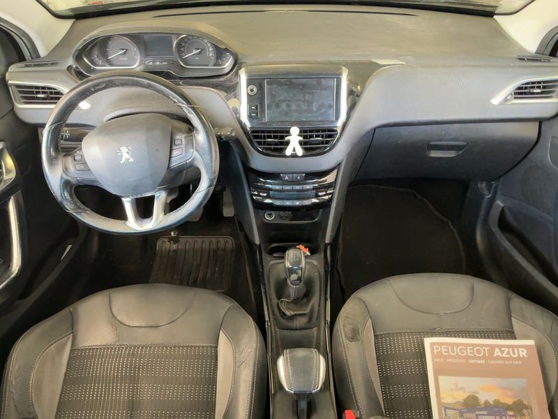 Peugeot 2008 1.2 PureTech Allure 2017 – снимка 17