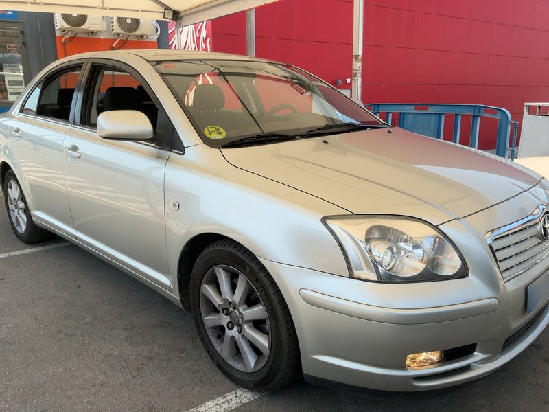 Toyota Avensis 2.0 Executive — zdjęcie 8