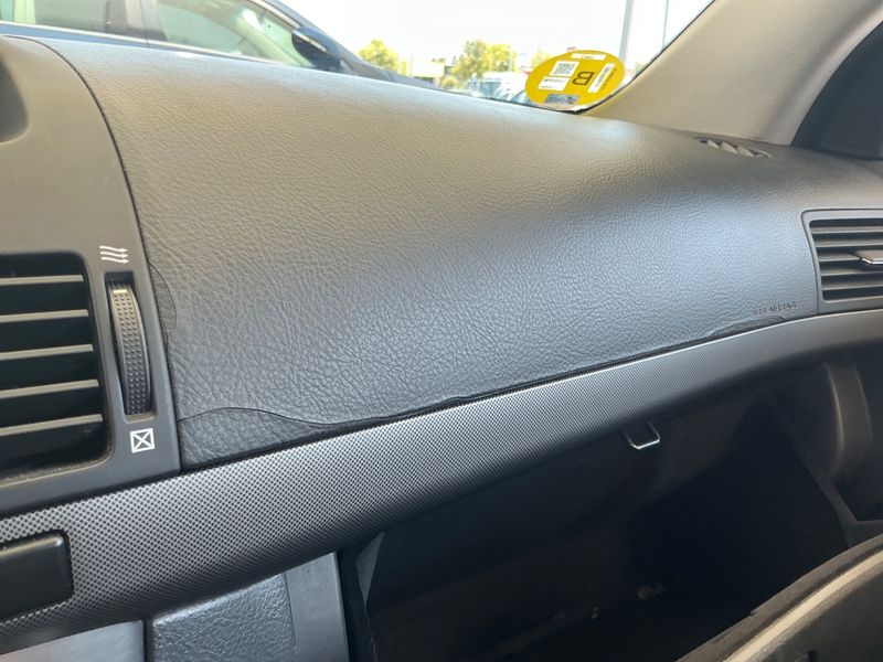 Toyota Avensis 2.0 Executive 2003 – снимка 22