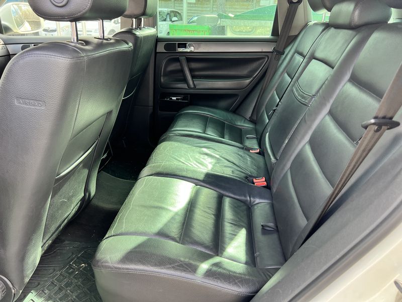Volkswagen Touareg 2.5 TDI R5 Exclusive — zdjęcie 13